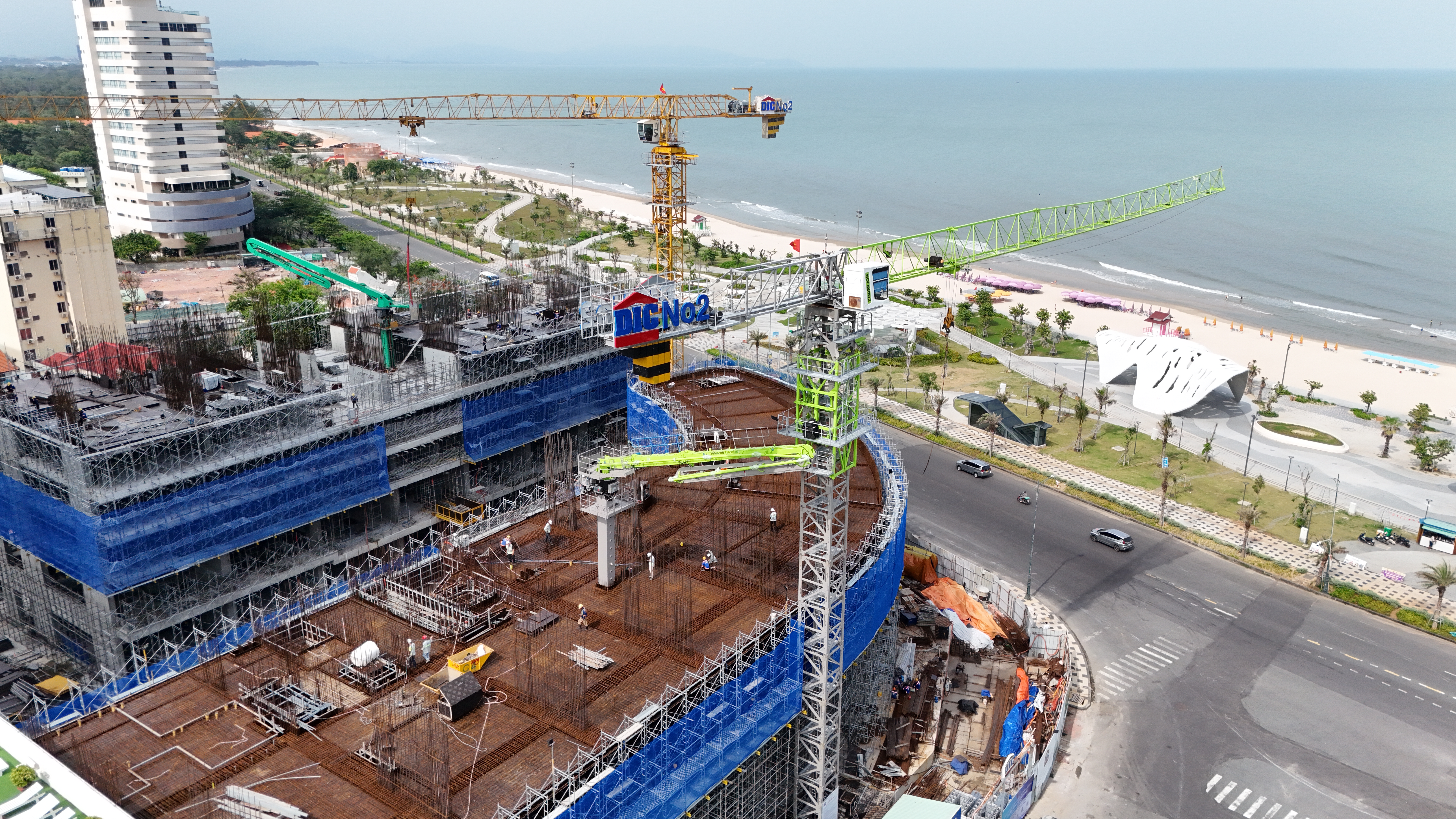 THI CÔNG DẦM SÀN TẦNG CHUYỂN BÊ TÔNG CỐT THÉP – ỨNG DỤNG CÁC GIẢI PHÁP KỸ THUẬT TRONG KIỂM SOÁT CHẤT LƯỢNG BÊ TÔNG KHỐI LỚN